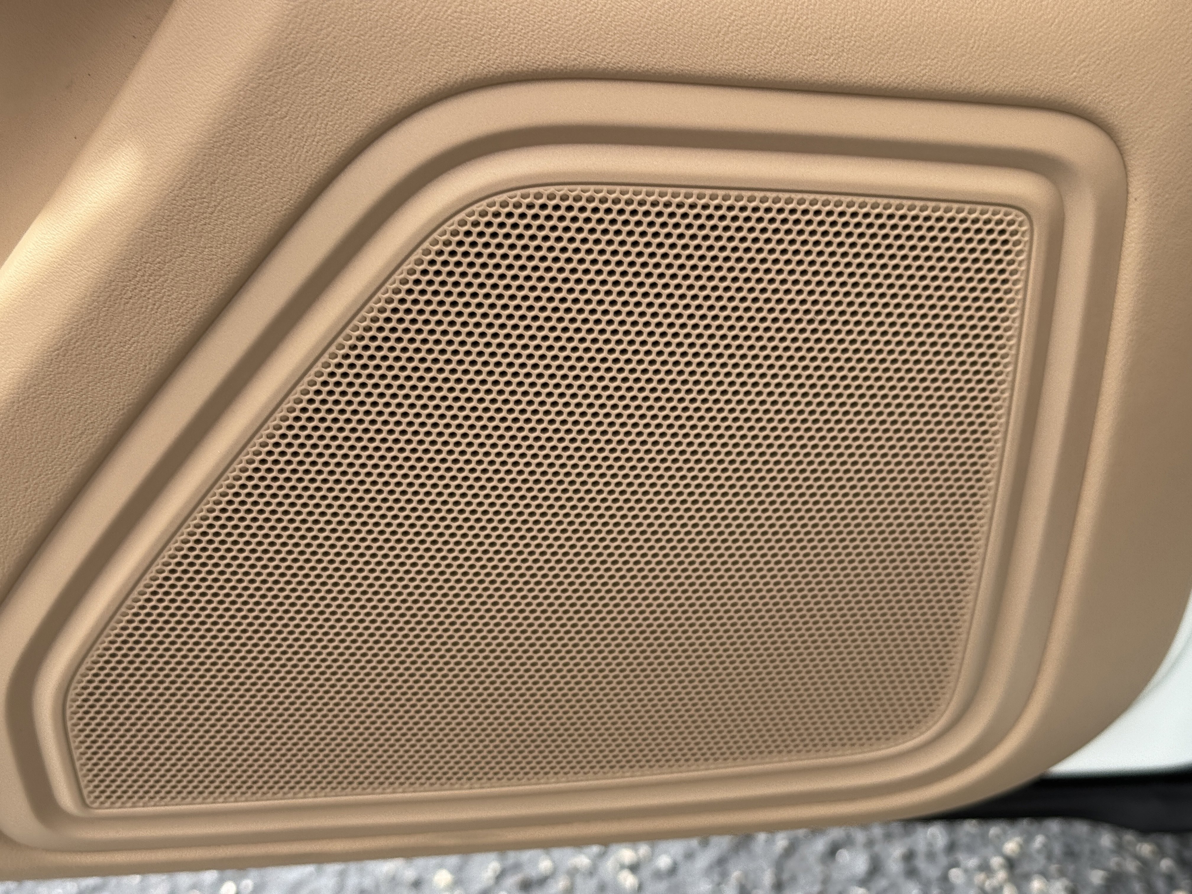 New 2026 Porsche Macan image 24