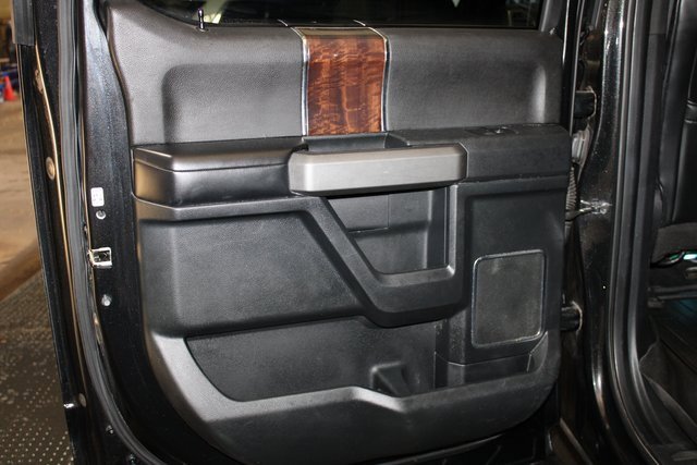 Used 2015 Ford F150 Platinum image 28