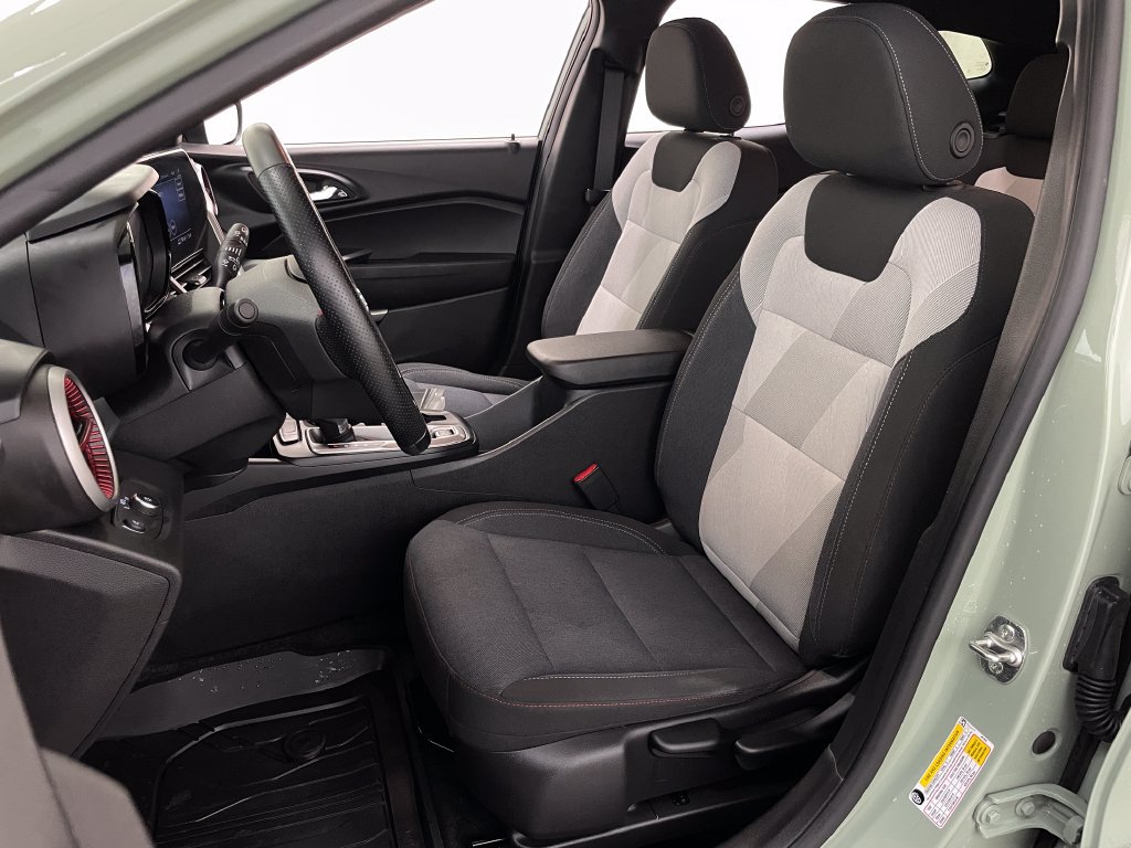 Certified 2024 Chevrolet Trax RS w/ Driver Confidence Package FWD image 18