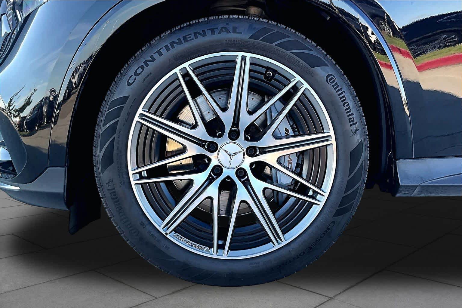 Used 2024 Mercedes-Benz GLC 43 AMG 4MATIC image 11
