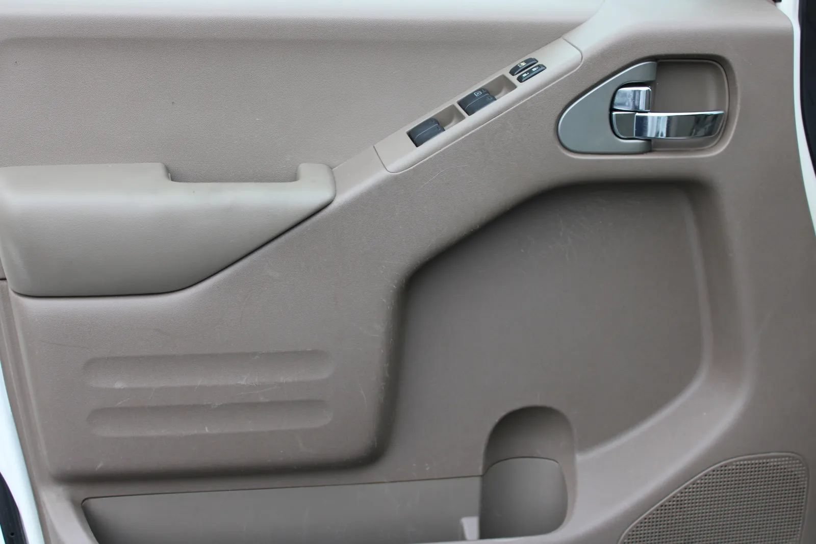 Used 2015 Nissan Frontier SV RWD image 14
