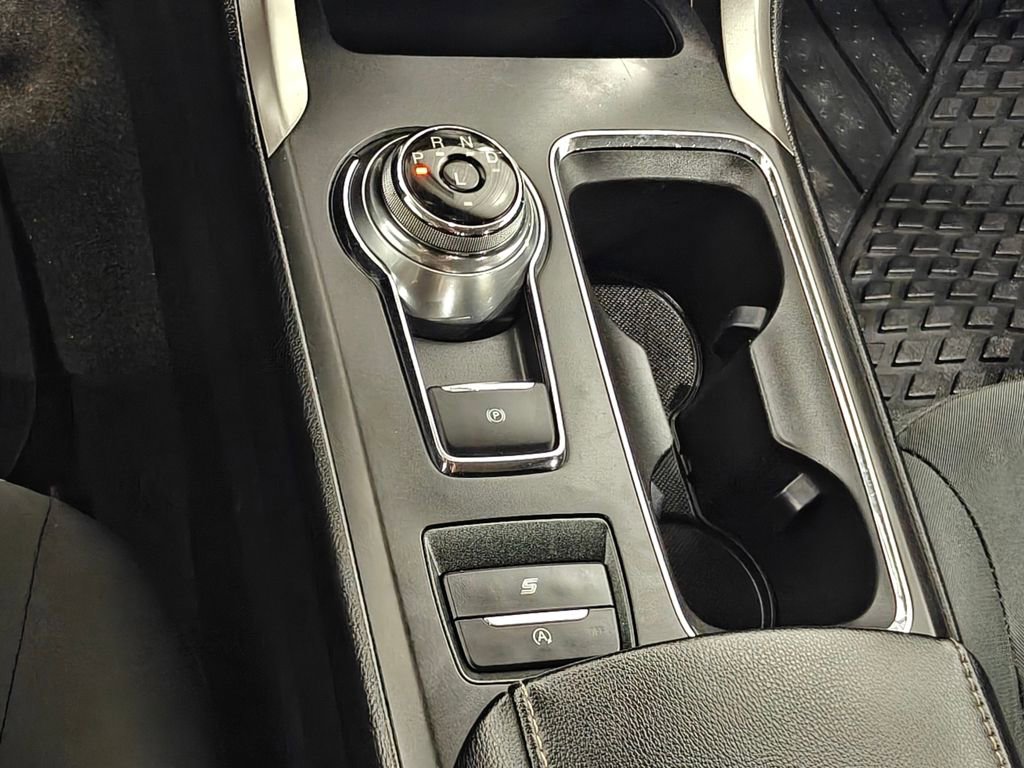 Used 2020 Ford Fusion SE image 10