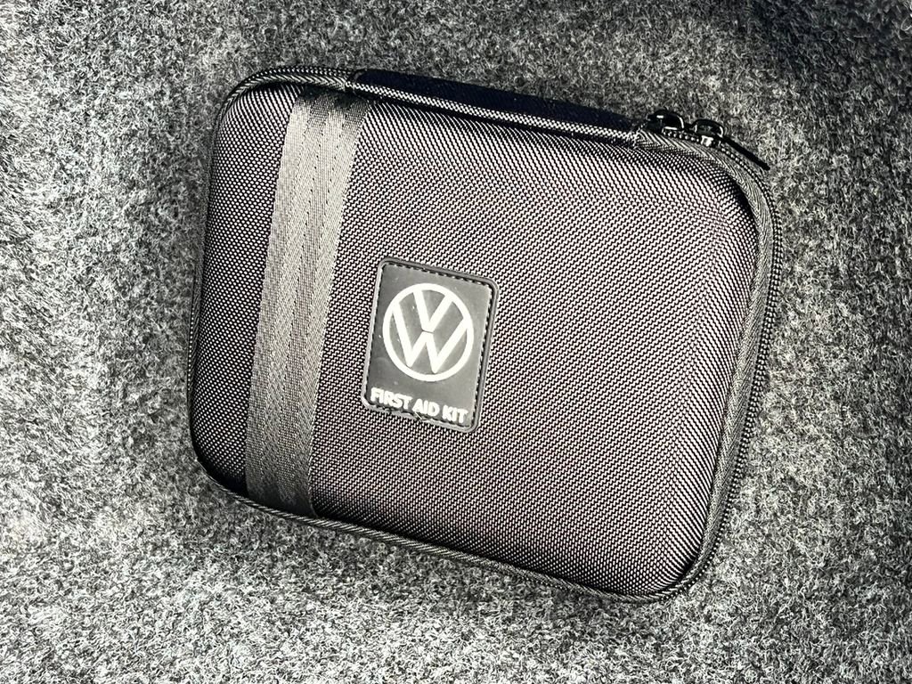 Used 2025 Volkswagen Jetta SEL image 37