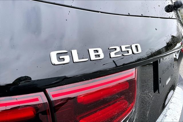 Certified 2025 Mercedes-Benz GLB 250 4MATIC image 27