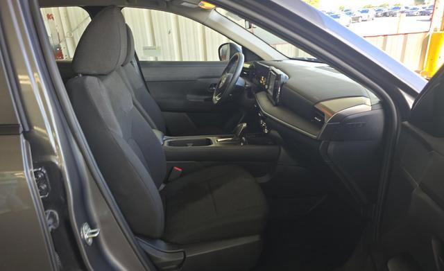 Used 2025 Nissan Kicks S image 6