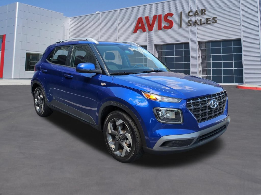 Used 2025 Hyundai Venue SEL FWD image 3