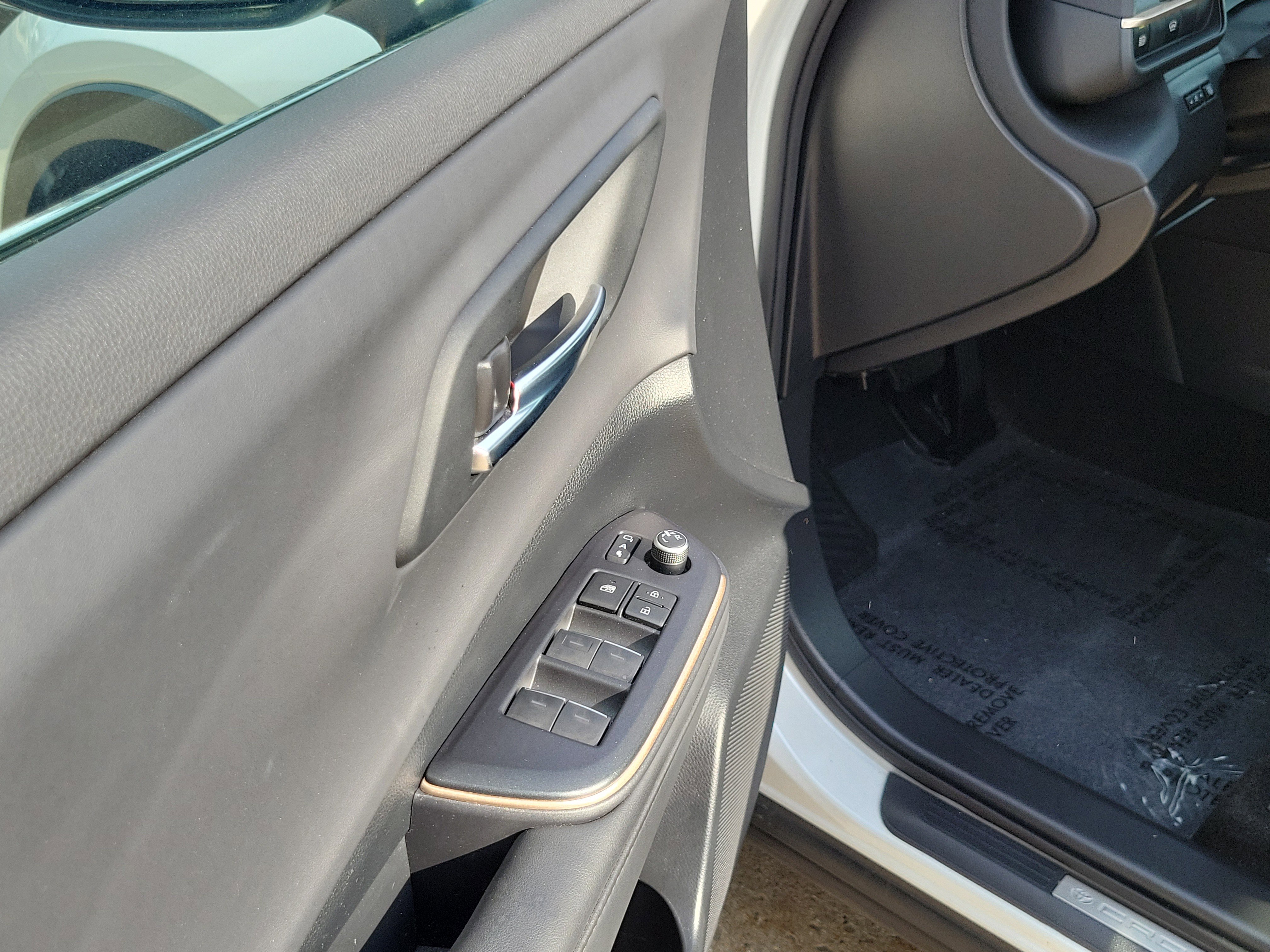 Used 2023 Toyota Crown AWD/4WD image 7