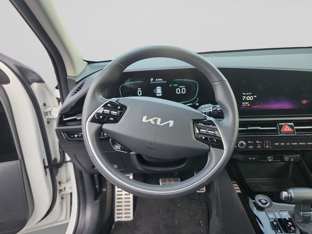 Certified 2024 Kia Niro SX Touring FWD image 12