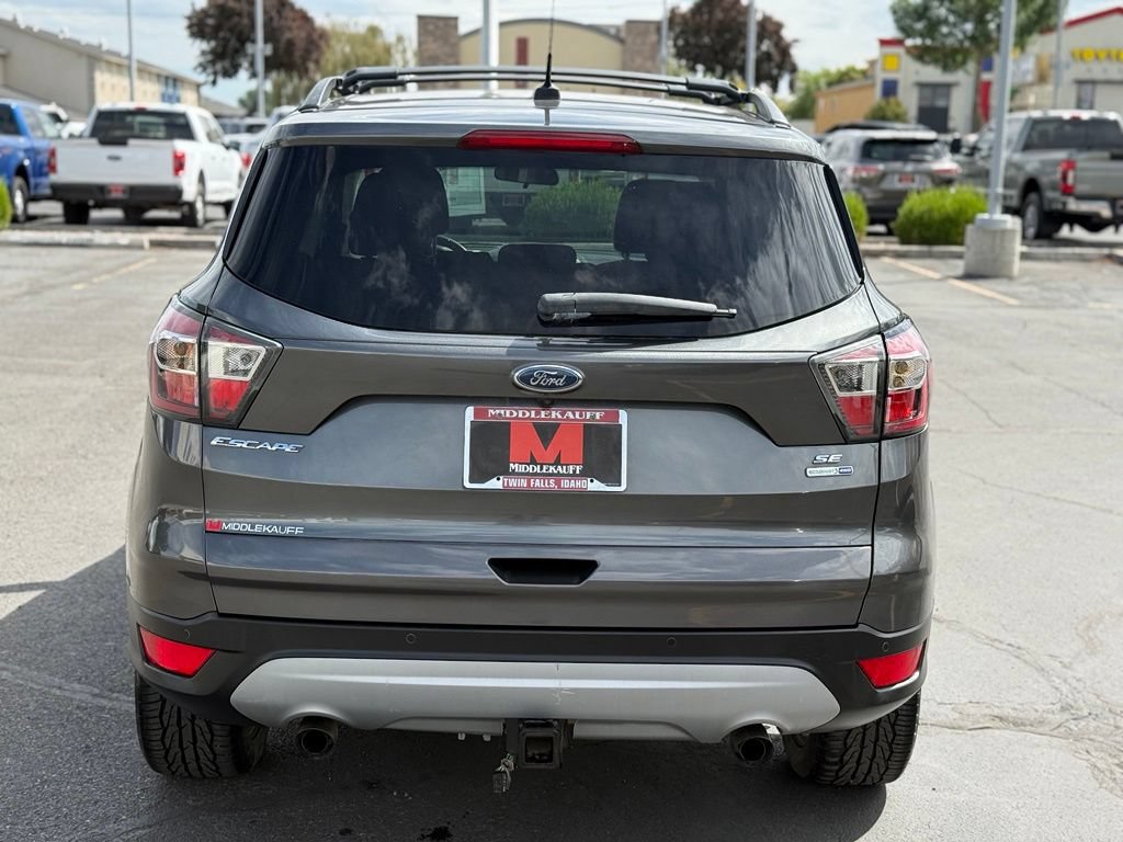 Used 2017 Ford Escape SE w/ Equipment Group 201A AWD/4WD image 3