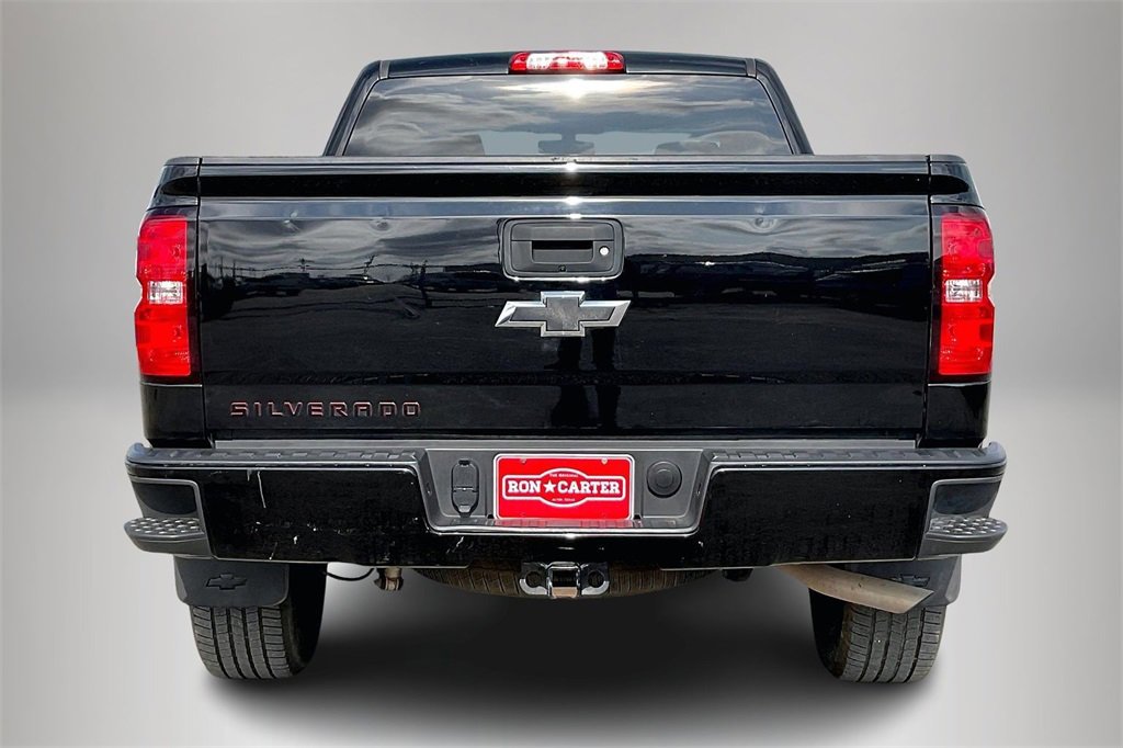 Used 2018 Chevrolet Silverado 1500 LT w/ Redline Edition image 6