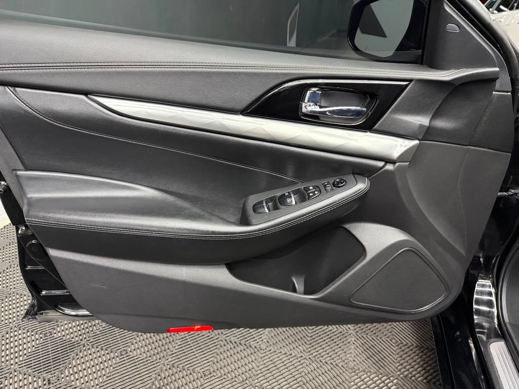 Used 2021 Nissan Maxima 3.5 SV w/ Floor Mat Group FWD image 35