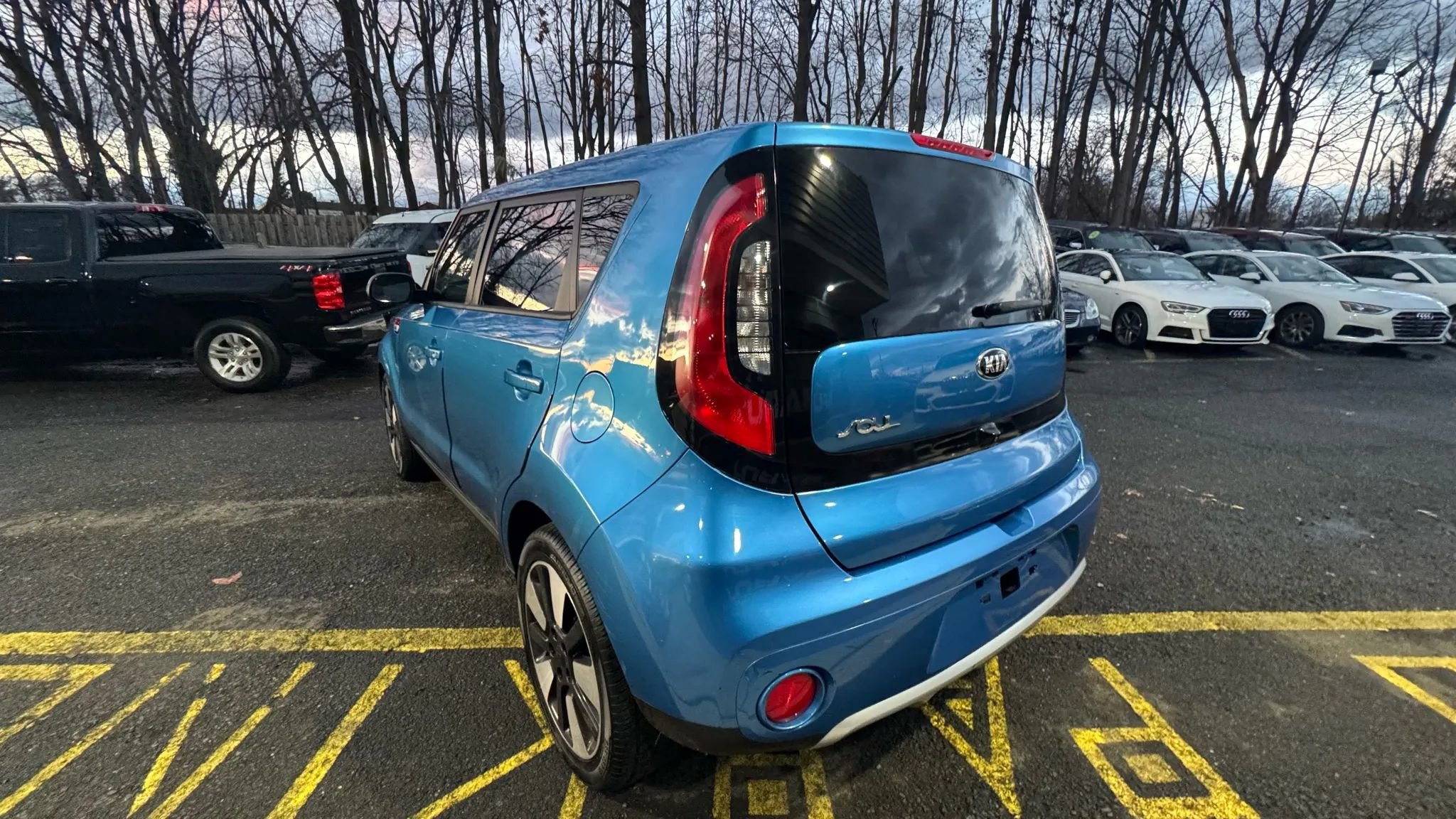 Used 2018 Kia Soul + image 4