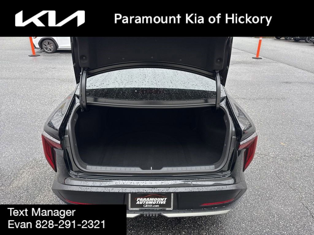 Used 2025 Kia K4 LX image 10