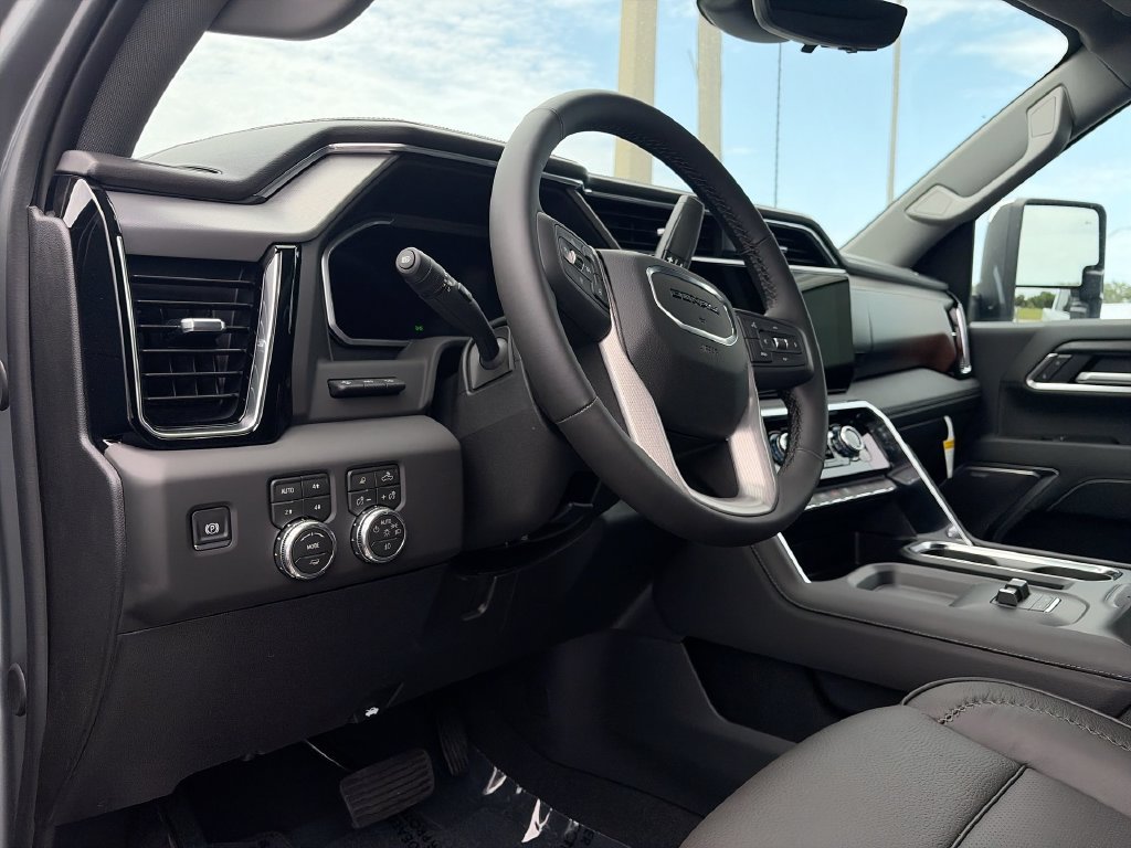 New 2026 GMC Sierra 2500 Denali w/ Denali Reserve Package AWD/4WD image 17