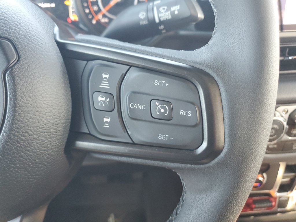 Used 2025 Jeep Gladiator Mojave AWD/4WD image 23