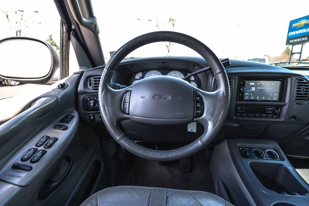 Used 2001 Ford Expedition Eddie Bauer image 25