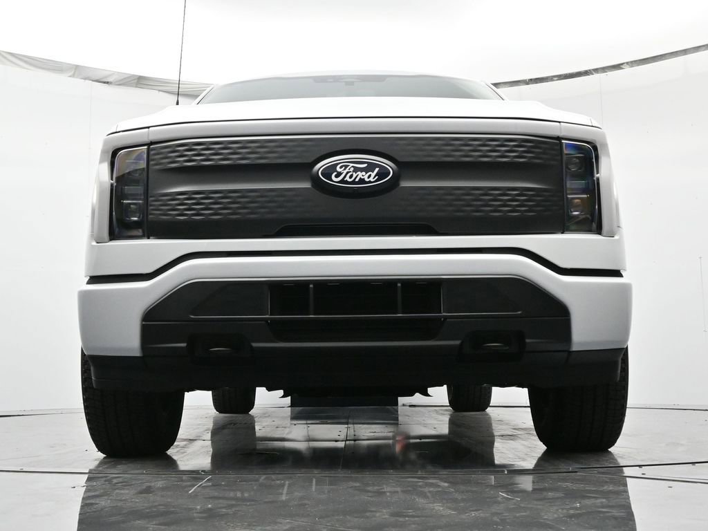 New 2025 Ford F150 Lightning XLT AWD/4WD image 40