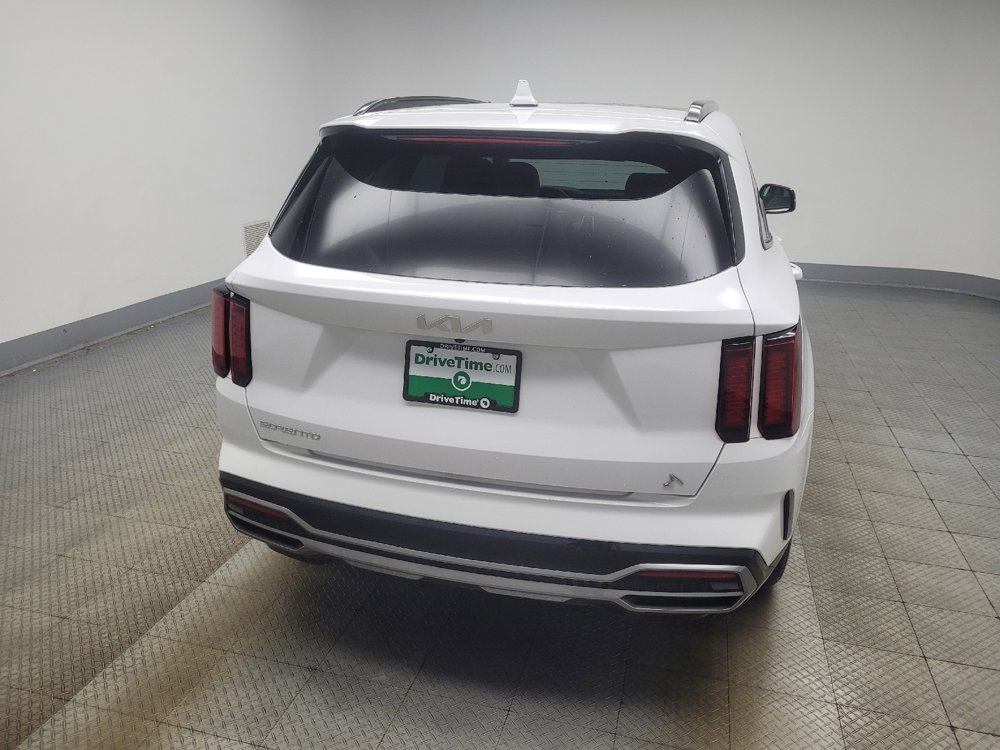 Used 2023 Kia Sorento EX w/ Panoramic Sunroof Package FWD image 7