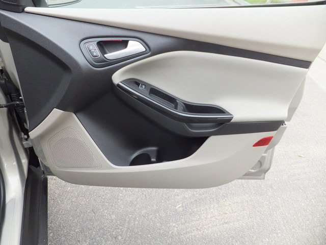 Used 2015 Ford Focus Electric Hatchback FWD image 17