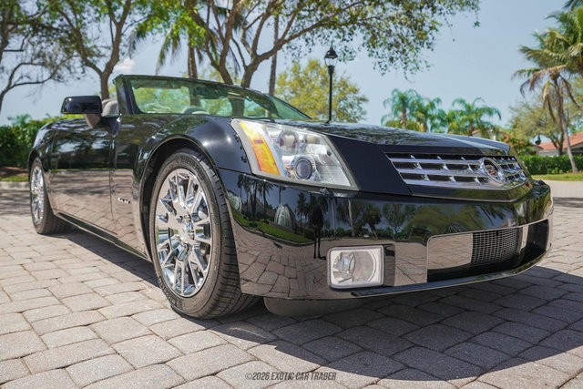 Used 2004 Cadillac XLR image 12