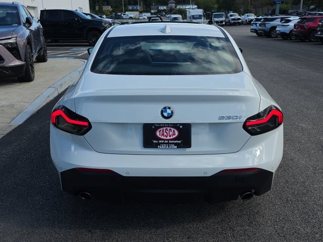 Used 2022 BMW 230i Coupe w/ Convenience Package RWD image 3