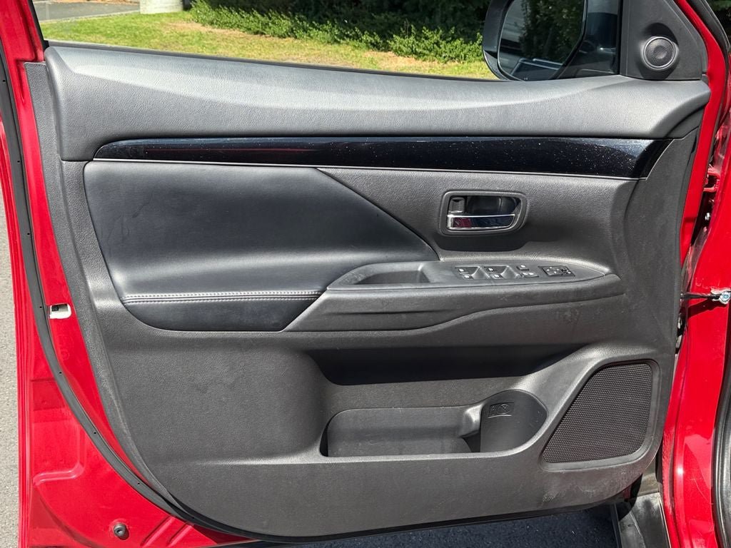Used 2019 Mitsubishi Outlander SE AWD/4WD image 20