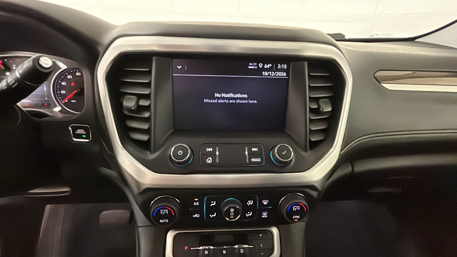 Used 2023 GMC Acadia SLE w/ Driver Convenience Package FWD image 28
