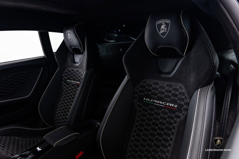 Used 2024 Lamborghini Huracan Sterrato image 34
