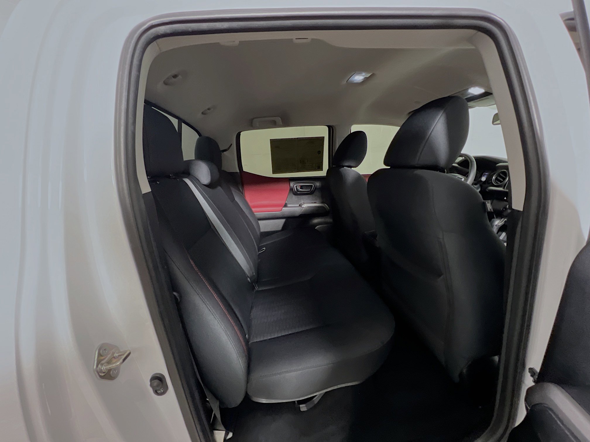 Used 2019 Toyota Tacoma SR5 image 32