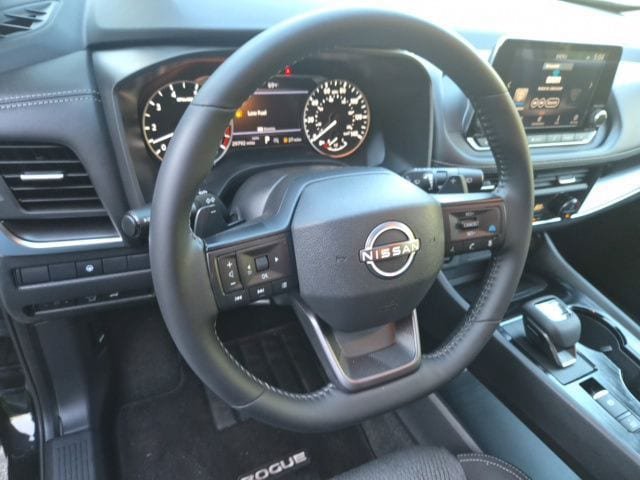 Used 2026 Nissan Rogue SV AWD/4WD image 19