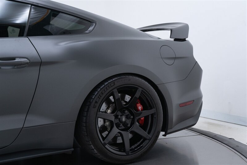 Used 2018 Ford Mustang Shelby GT350R w/ GT350R Equipment Group 920A RWD image 34
