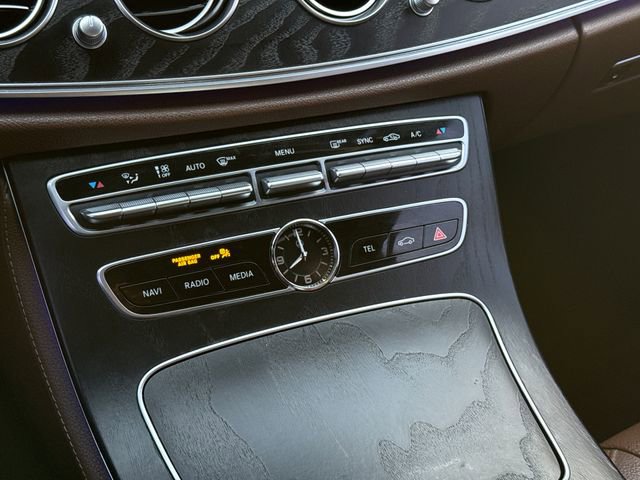 Used 2018 Mercedes-Benz E 300 4MATIC image 26