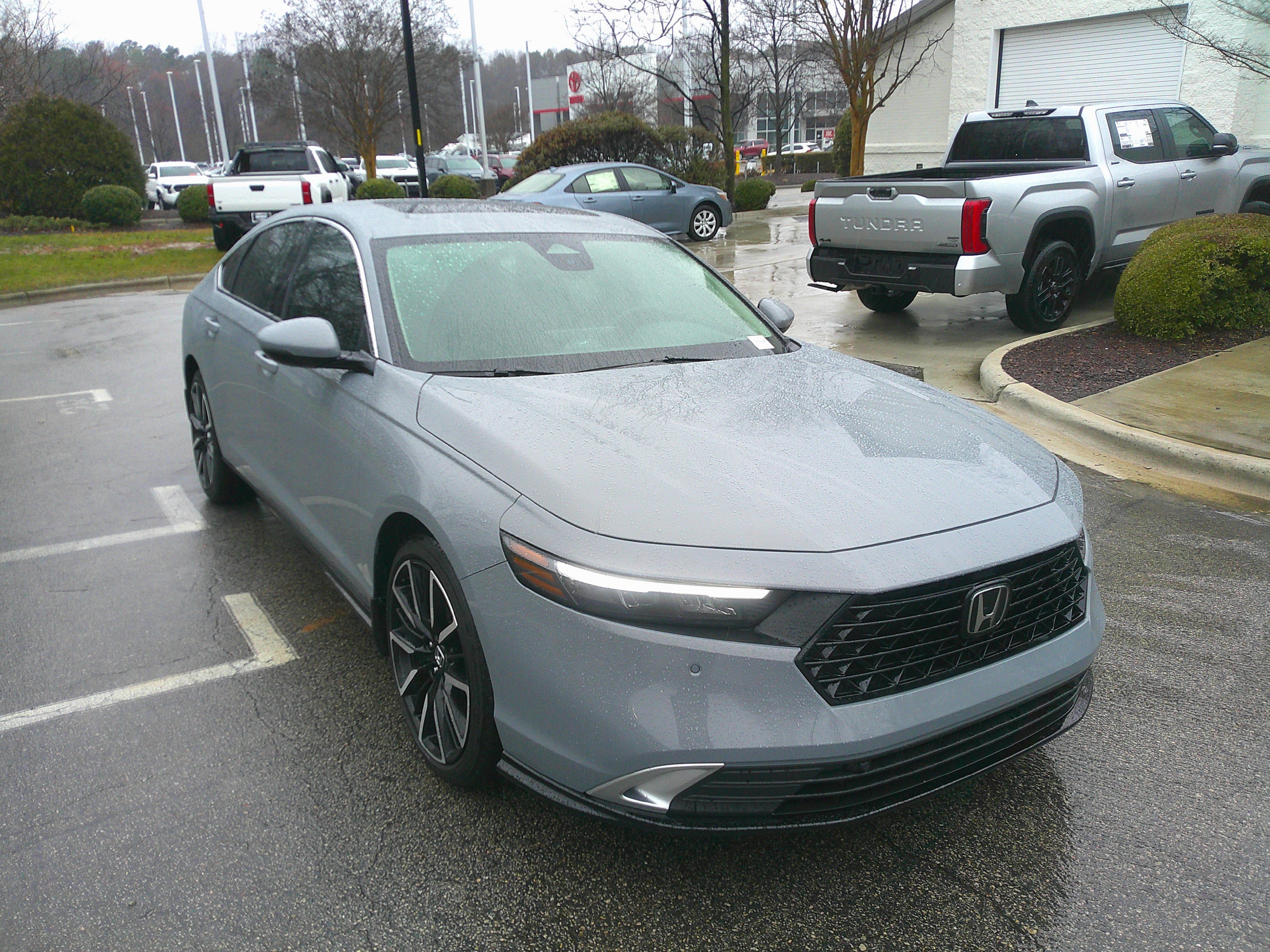 Used 2025 Honda Accord Touring image 2