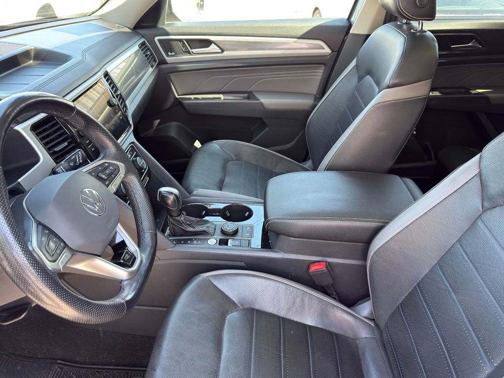 Used 2022 Volkswagen Atlas SEL Premium image 11