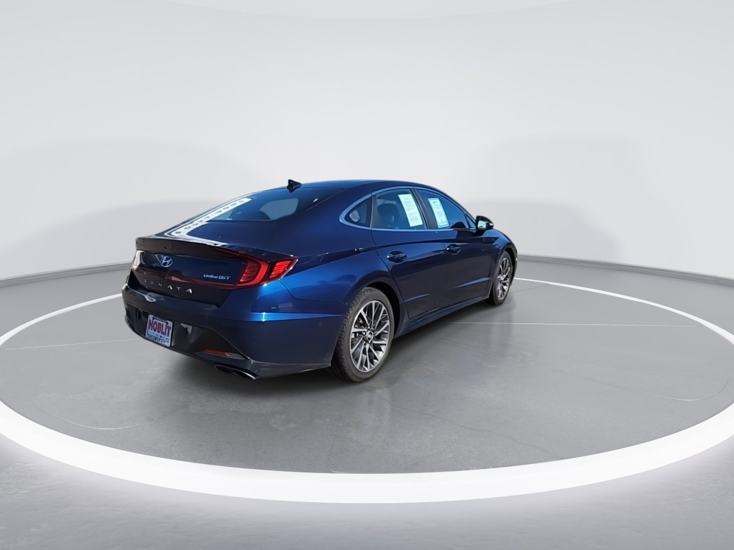 Used 2022 Hyundai Sonata Limited w/ Preferred Accessory Package image 8
