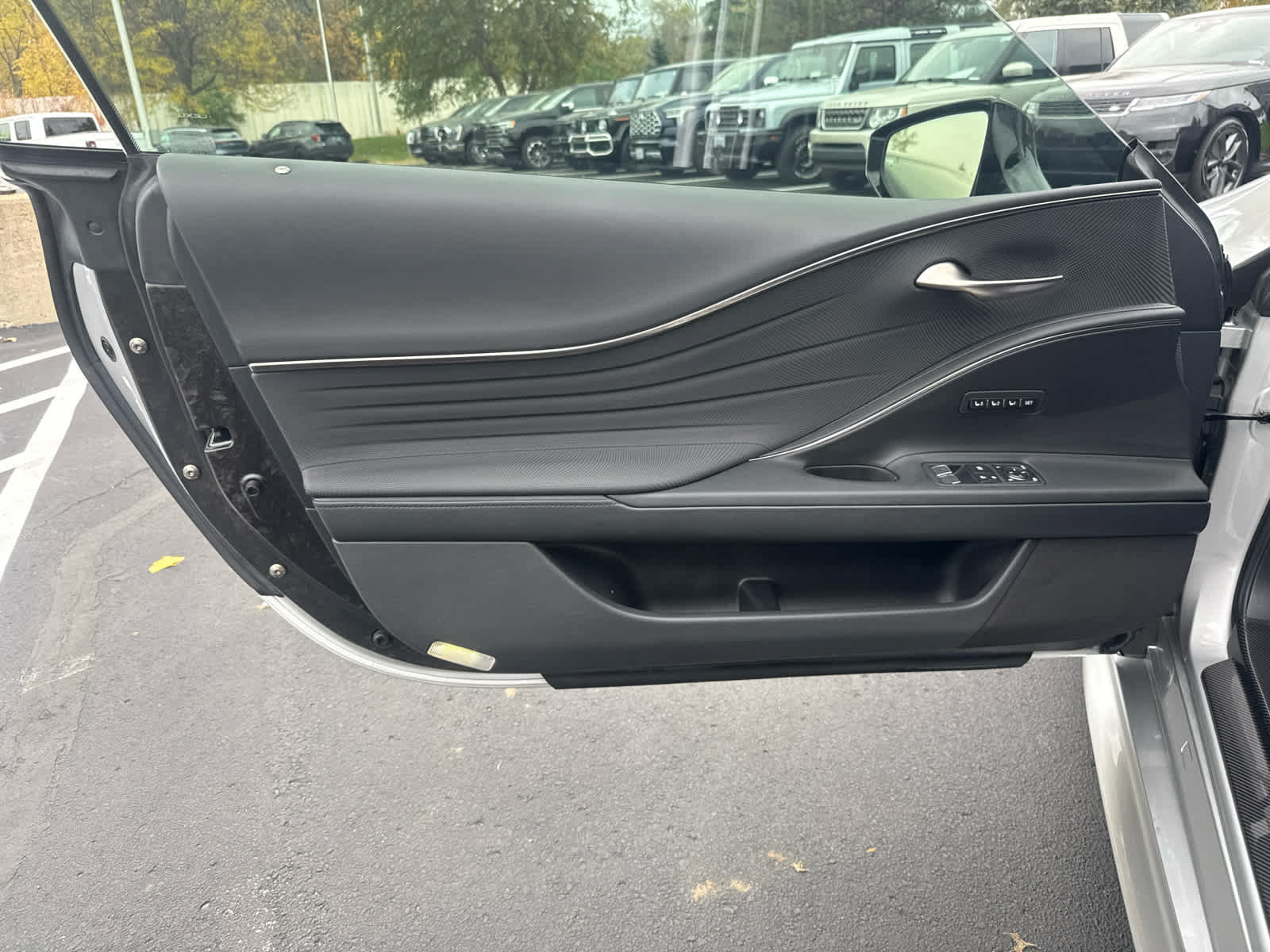 Used 2021 Lexus LC 500 Convertible w/ Touring Package RWD image 10
