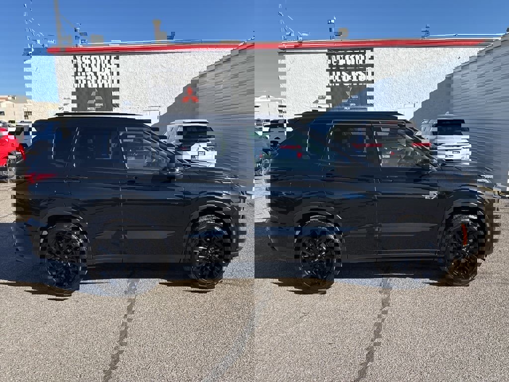 New 2025 Mitsubishi Outlander SEL Black Edition image 8
