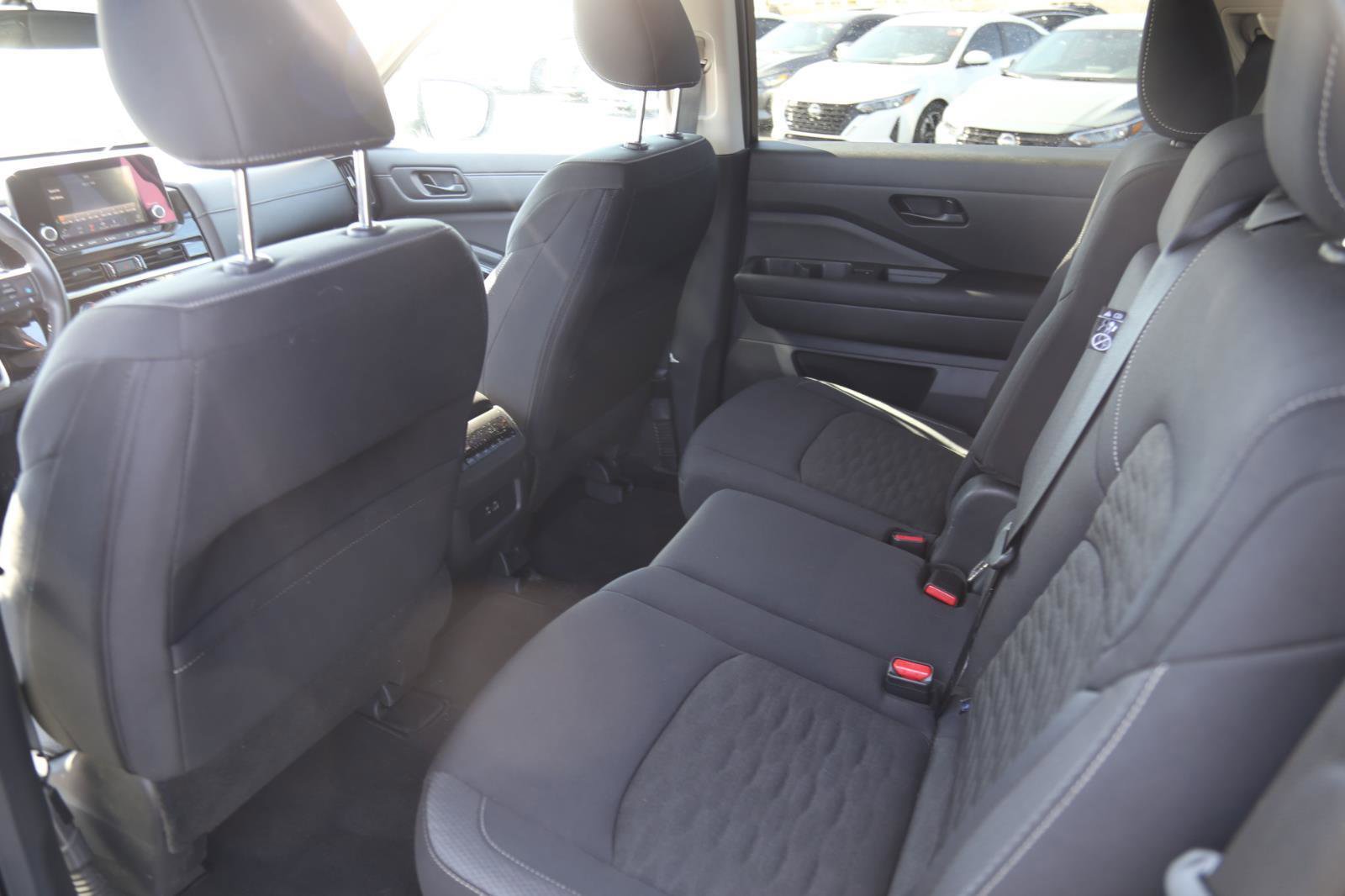 Used 2025 Nissan Pathfinder SV FWD image 21