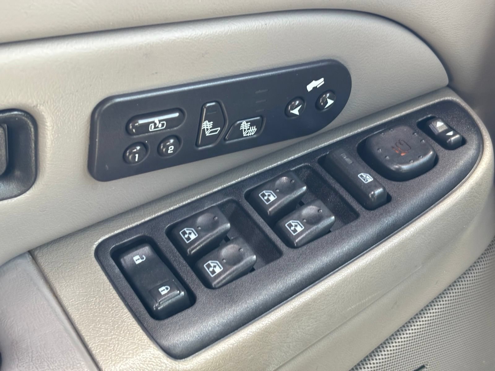 Used 2005 GMC Yukon SLT w/ SLT Preferred Equipment Group RWD image 13