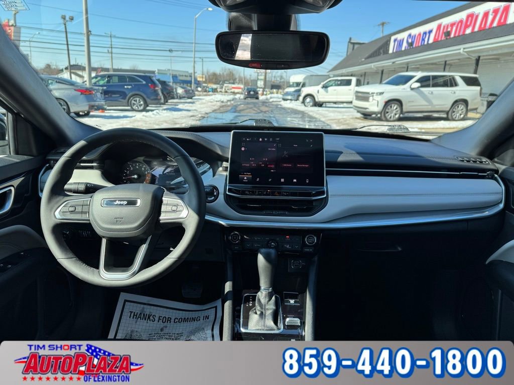 Used 2025 Jeep Compass Limited image 35