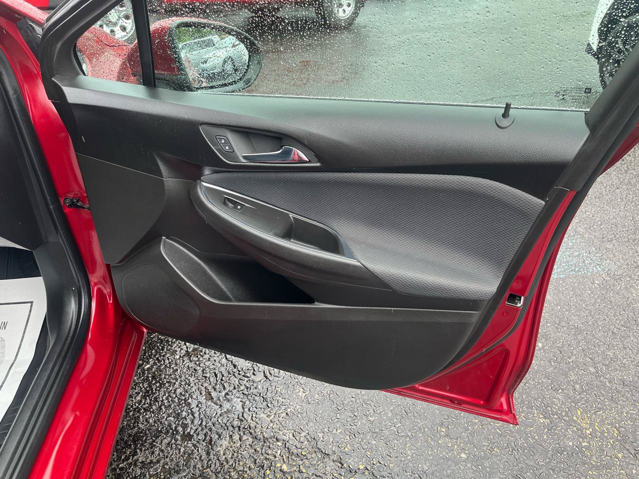 Used 2018 Chevrolet Cruze LT w/ Convenience Package FWD image 30