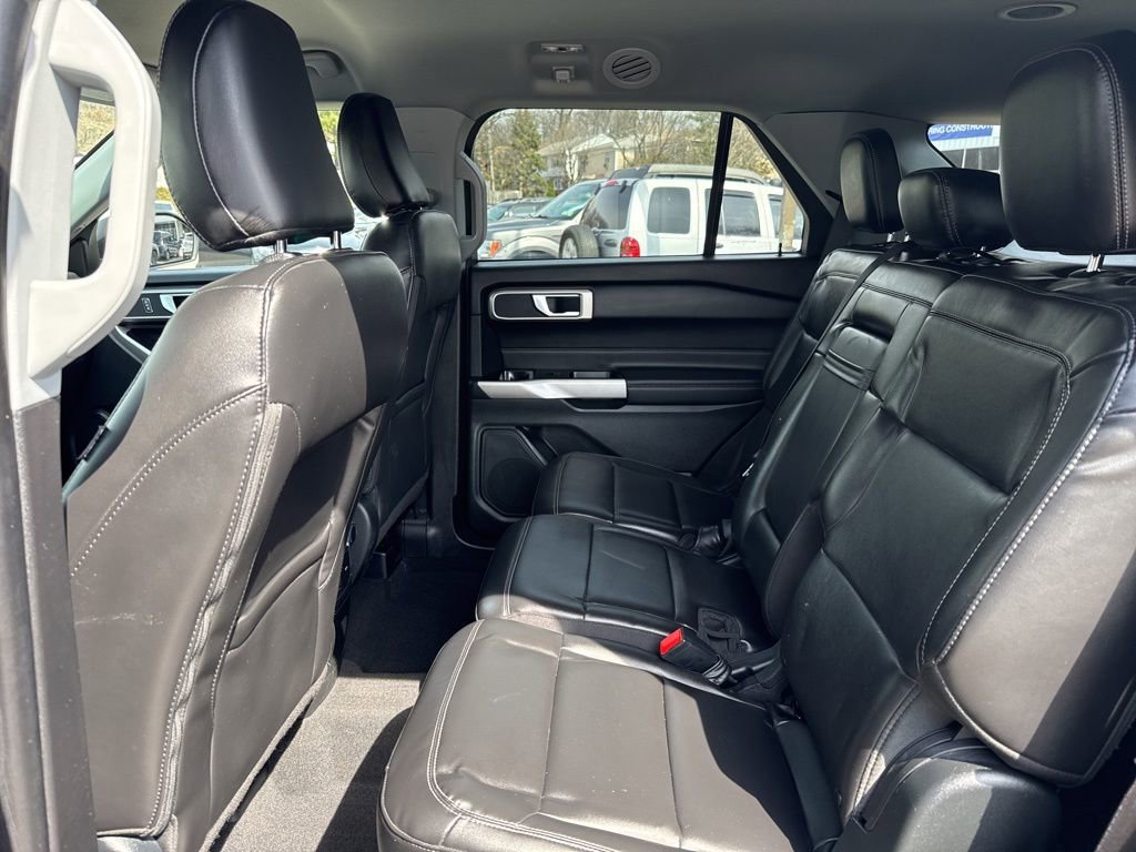 Used 2022 Ford Explorer XLT w/ Equipment Group 202A image 23