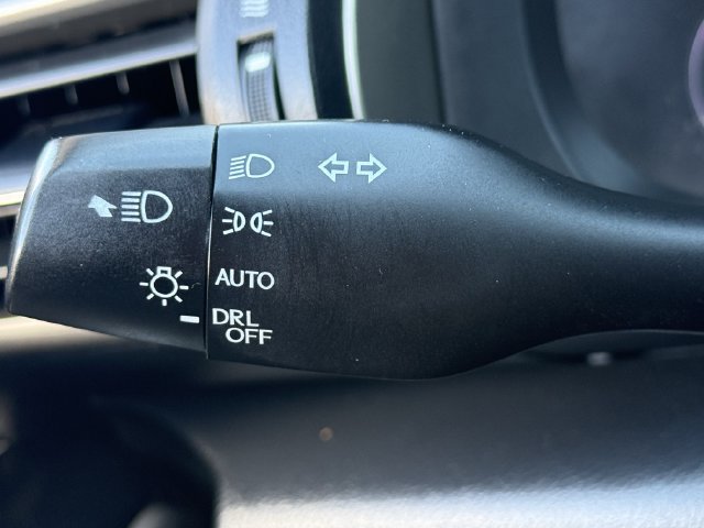 Used 2017 Lexus IS 200t RWD image 20