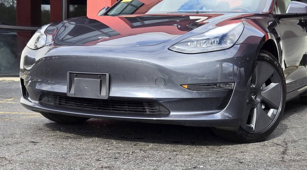 Used 2023 Tesla Model 3 Standard Range image 2