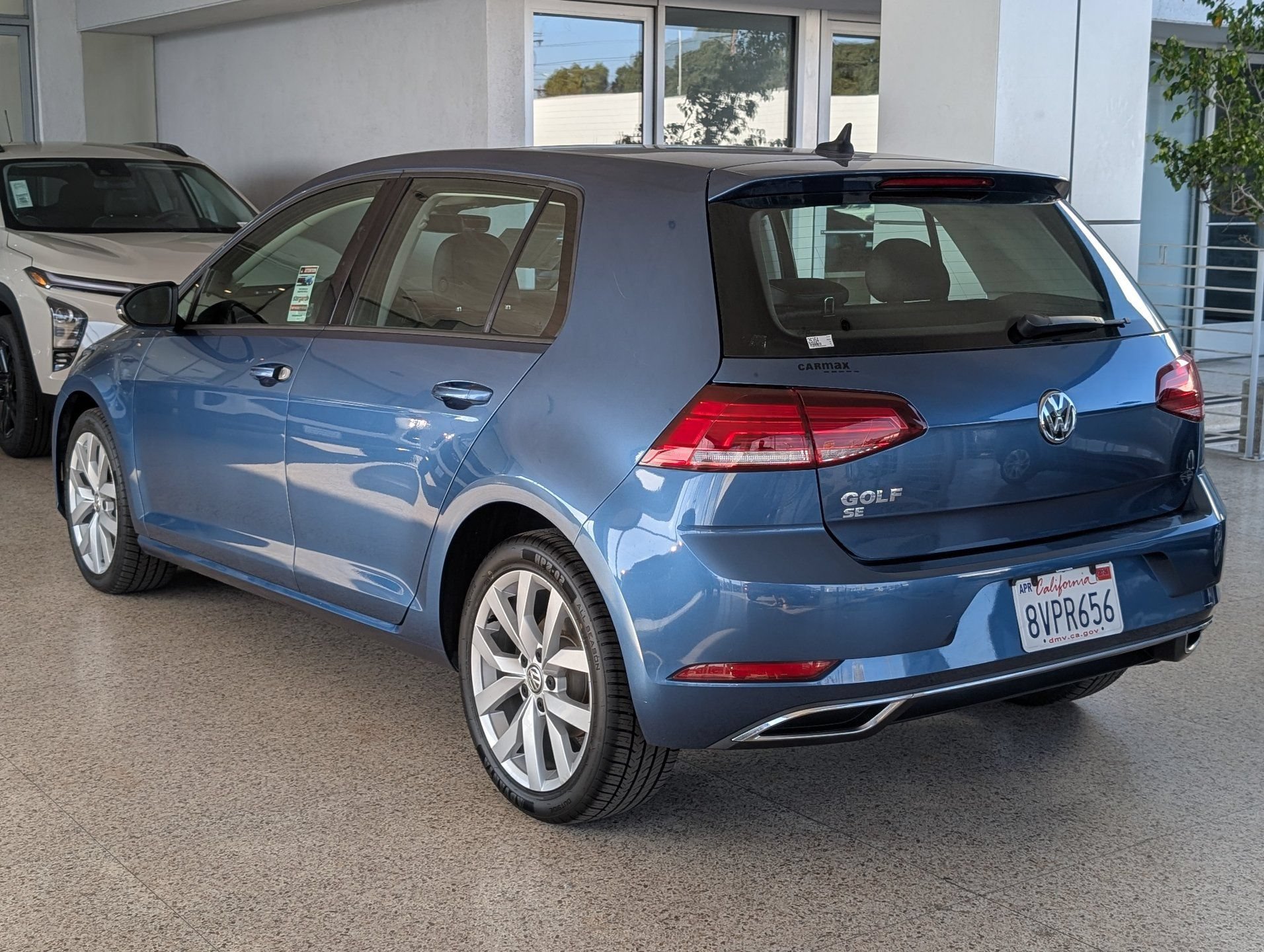 Used 2019 Volkswagen Golf SE FWD image 10