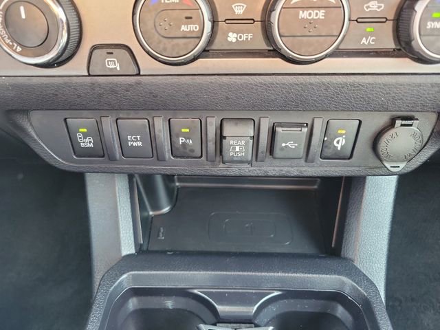 Used 2022 Toyota Tacoma TRD Off-Road w/ Technology Package image 30