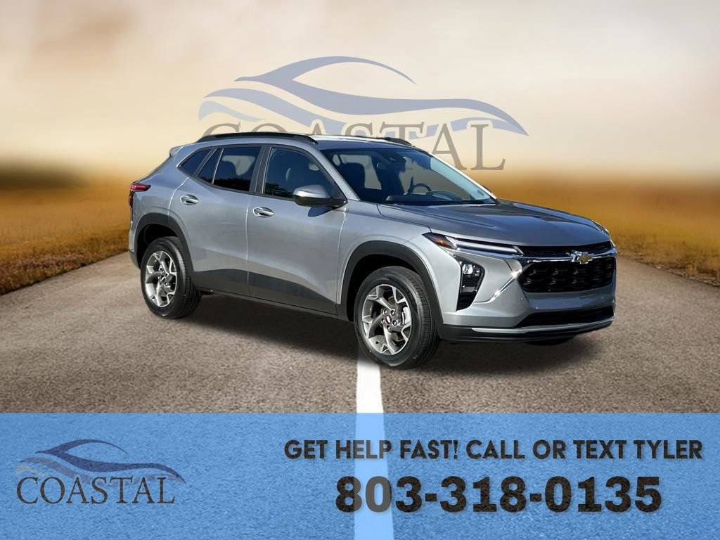 Used 2025 Chevrolet Trax LT image 3