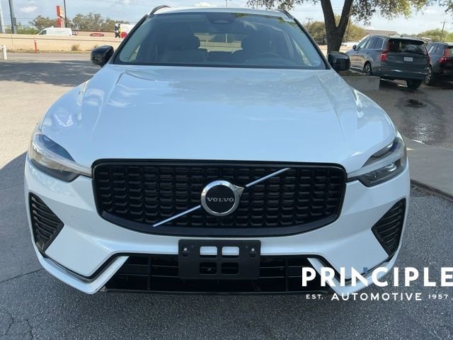 Certified 2025 Volvo XC60 B5 Core image 3