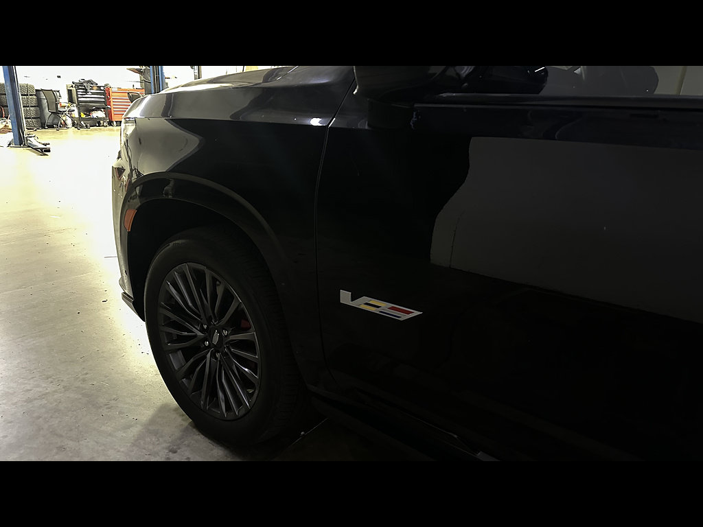 Used 2023 Cadillac Escalade ESV V w/ Heavy-Duty Trailer Package AWD/4WD image 6