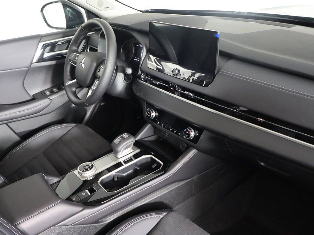 New 2026 Mitsubishi Outlander SE image 26